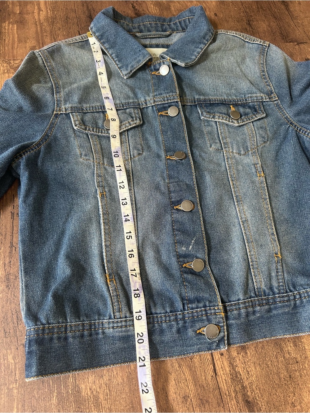 Women’s M upcycled Blue Denim Crop Jacket with Floral Embroidered Back Panel - Picture 5 of 11